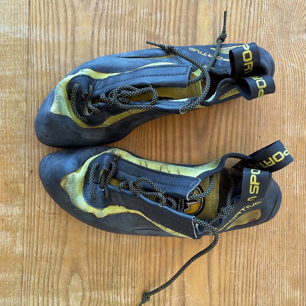 La Sportiva Miura Climbing Shoes size 41.5